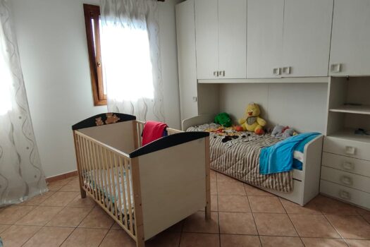 CAVARZERE: PORZIONE DI BIFAMILIARE CON SCOPERTO