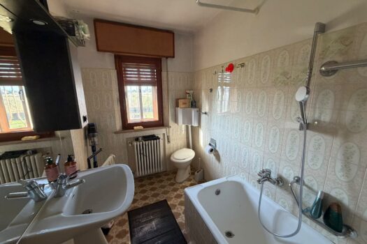 CAVARZERE: 116B: CASA SINGOLA CON SCOPERTO